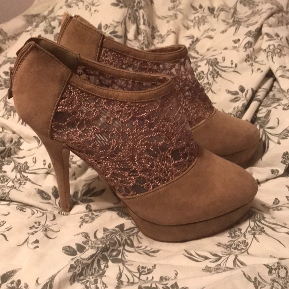 Tan Stiletto Heel Ankle Boots With Gold Lace